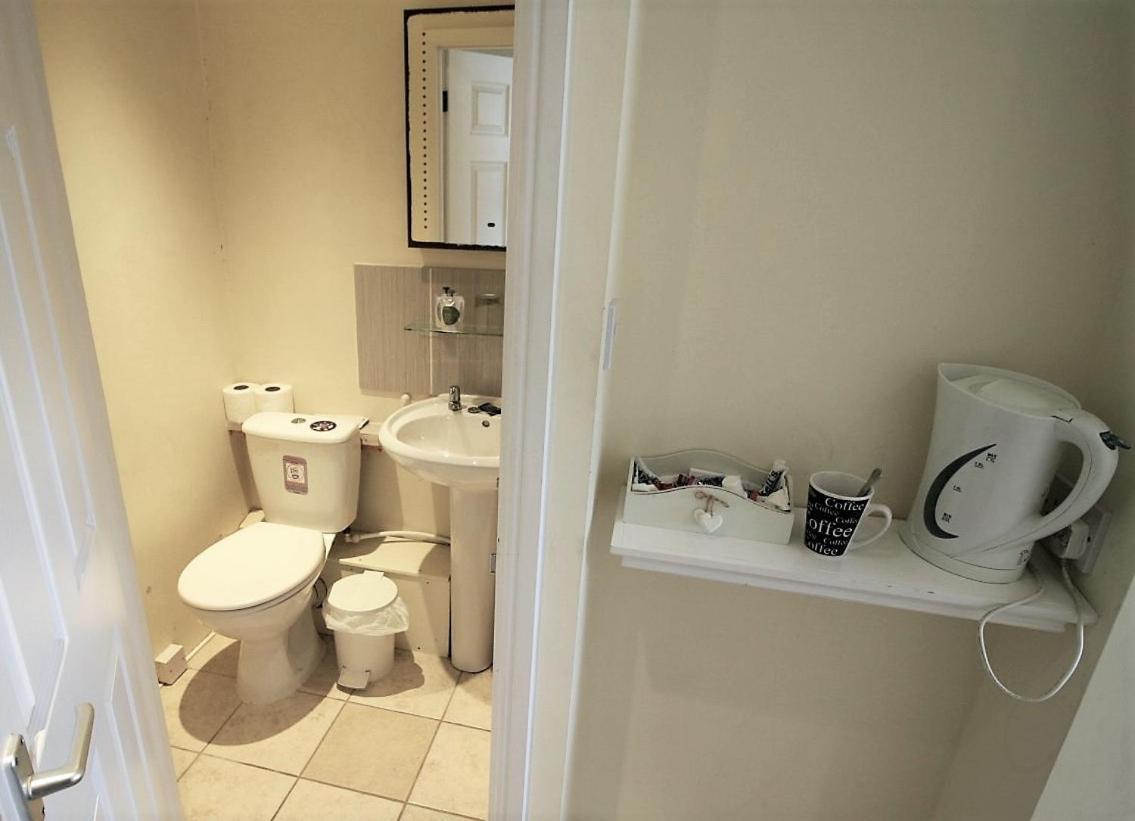 The Saracens Head Hotel Highworth Zimmer foto